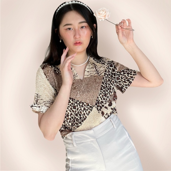 Vintage popcorn shirt (AKA bubble shirt) in patchwork mixed animal / paisley pri - Picture 3 of 4